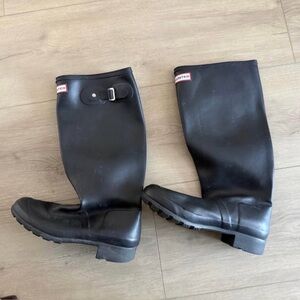 Hunter Men's Black Rain Boots with Buckle